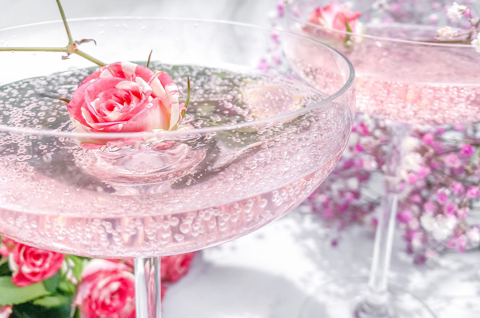 Elevate Your Entertaining: Perfect Pairings with Sayless Spritz